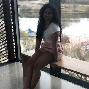 Meet your Posher, Luxmi